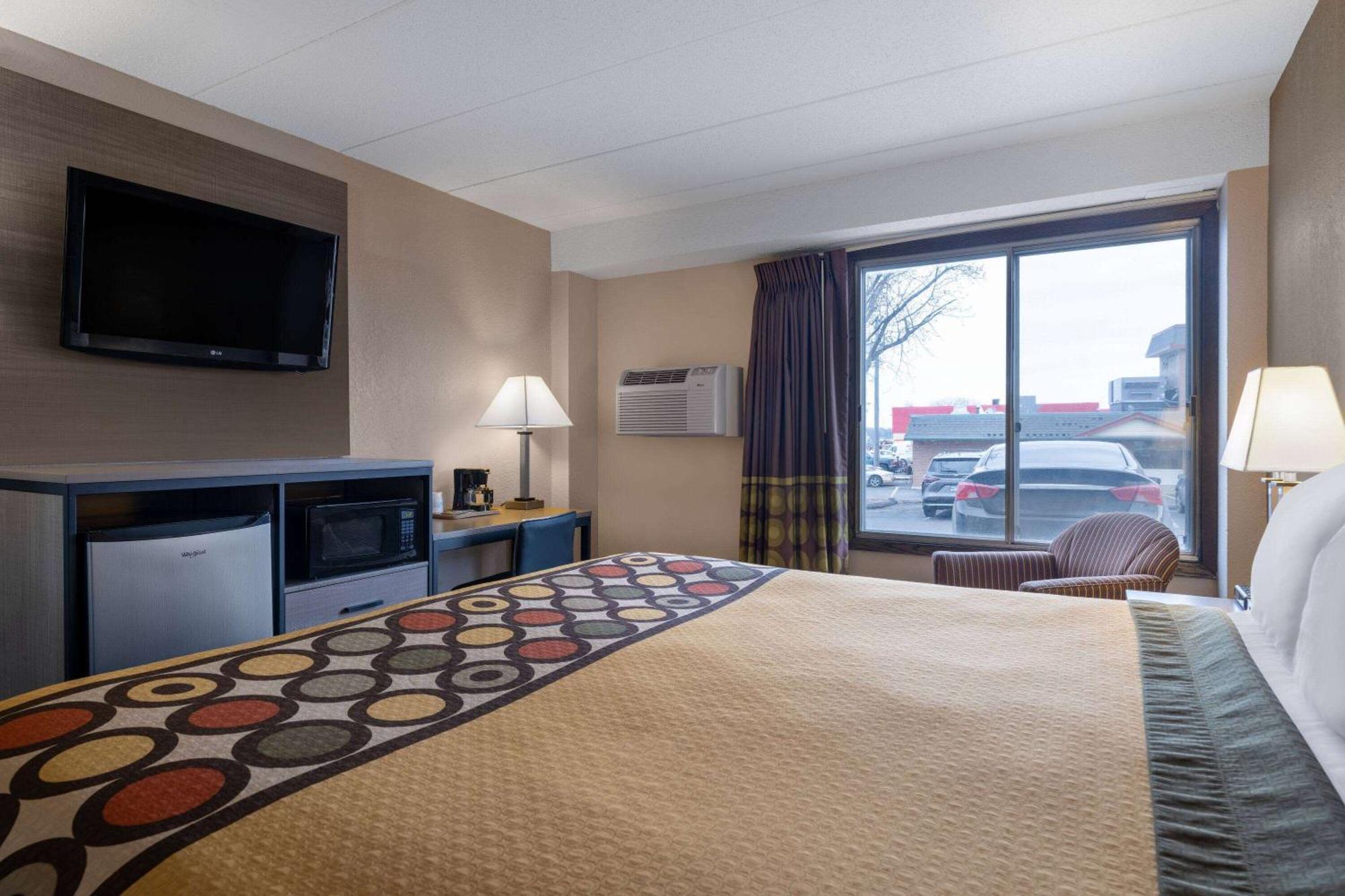 ซูเปอร์ 8 บาย วินด์แฮม โอวาตันนา Hotel Owatonna ภายนอก รูปภาพ